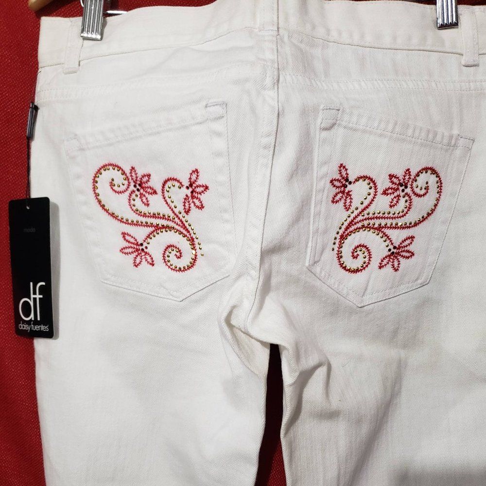 NWT Daisy Fuentes White Jeans Stretch Lower Rise embellished Back 4